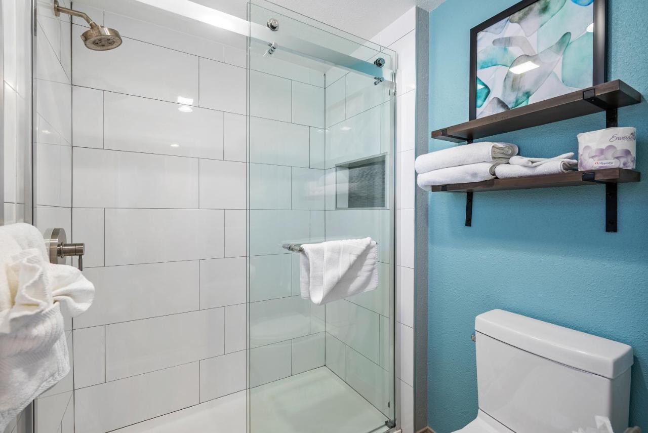 Hotel Shoreline Inn...on The 3*