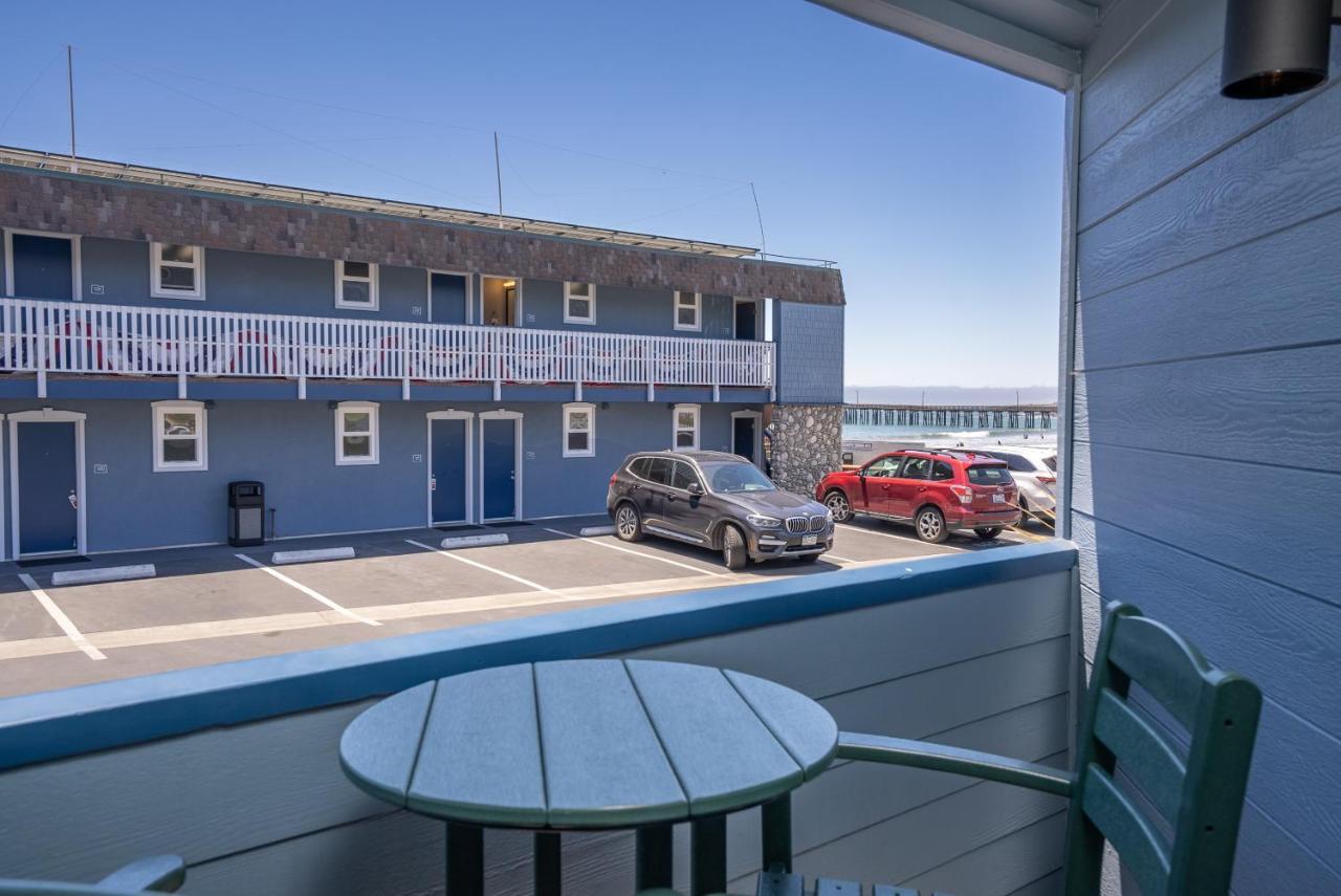 Shoreline Inn...on The 3*